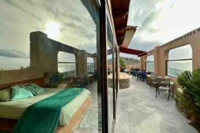 Peaceful Oasis with magical sea views and a pool